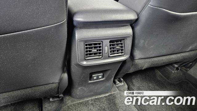 Toyota RAV4 2019 — photo 31