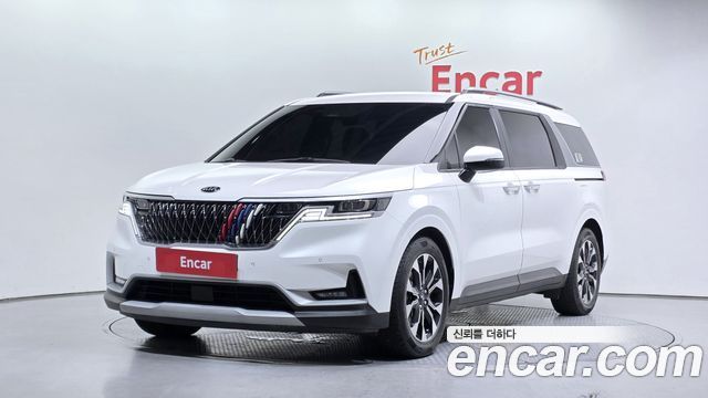 Kia Canival 2021 — photo 1