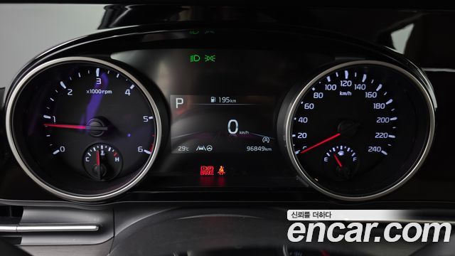 Kia Canival 2021 — photo 8