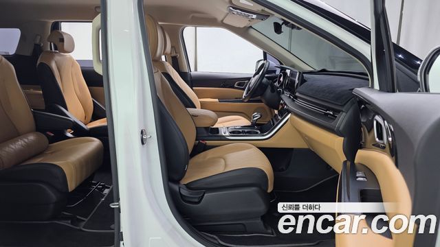 Kia Canival 2021 — photo 11