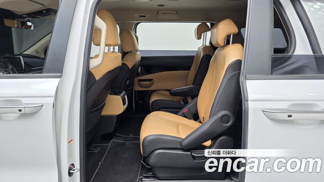 Kia Canival 2021 — photo 12