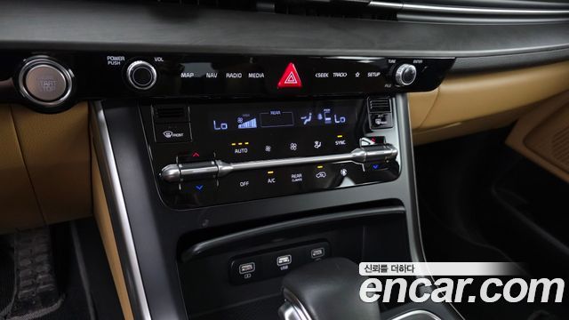 Kia Canival 2021 — photo 16