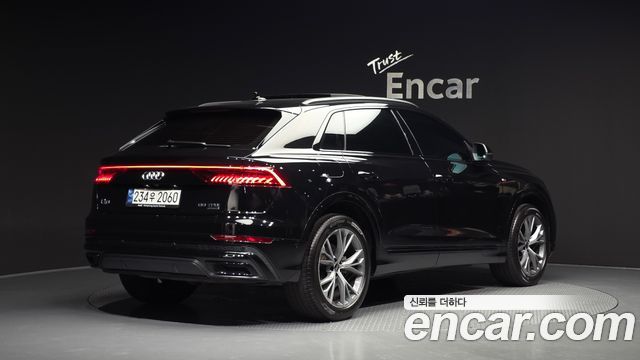 Audi Q8 2022 — photo 2