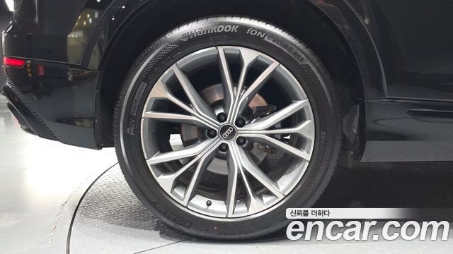 Audi Q8 2022 — photo 5