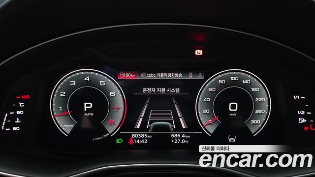 Audi Q8 2022 — photo 11