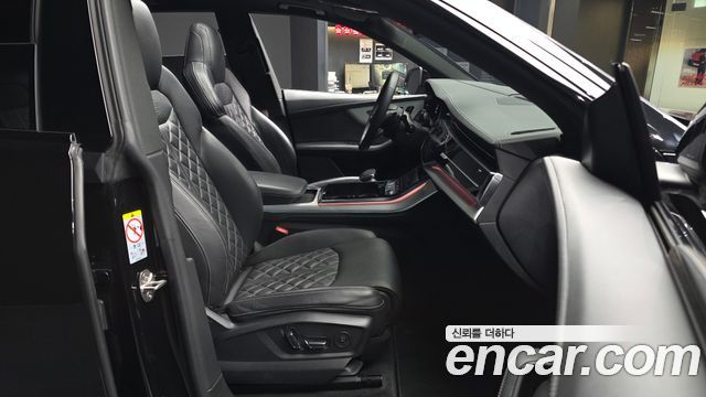 Audi Q8 2022 — photo 14