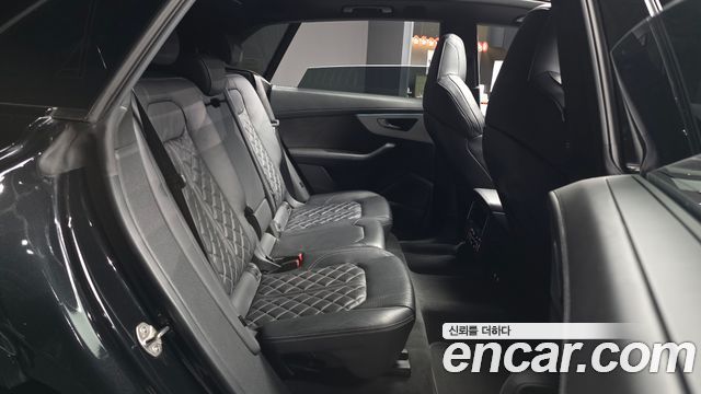 Audi Q8 2022 — photo 15