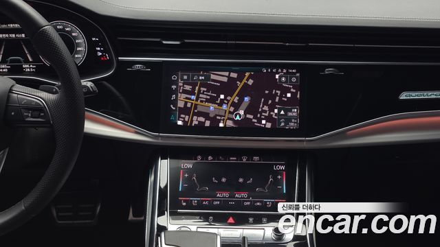 Audi Q8 2022 — photo 18
