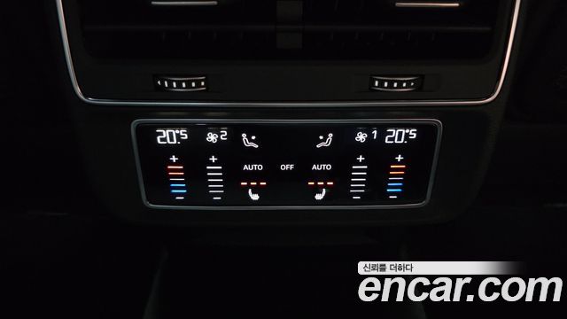 Audi Q8 2022 — photo 22