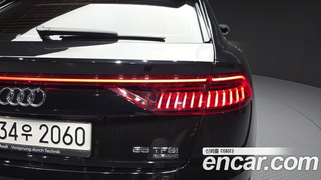 Audi Q8 2022 — photo 9