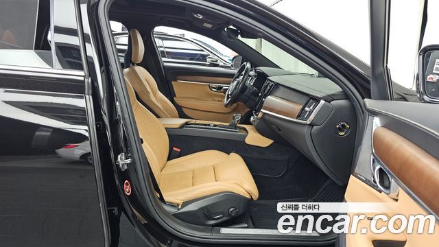 Volvo S90 2017 — photo 11
