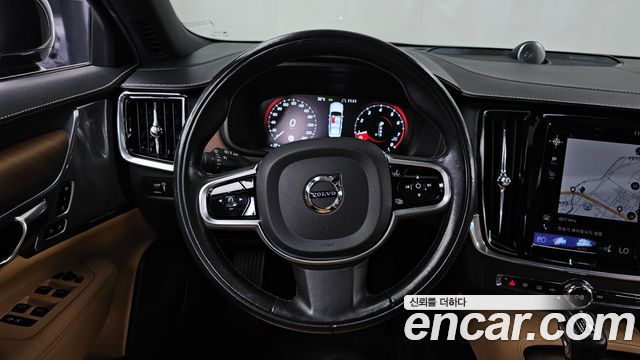 Volvo S90 2017 — photo 13