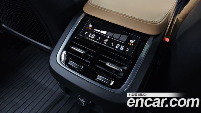 Volvo S90 2017 — photo 19