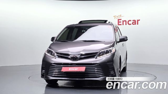 Toyota Sienna 2018 — photo 3