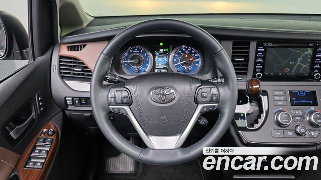 Toyota Sienna 2018 — photo 19