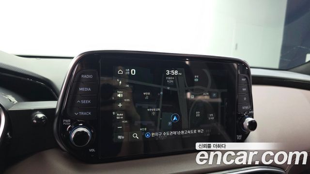 Hyundai Santafe 2019 — photo 21