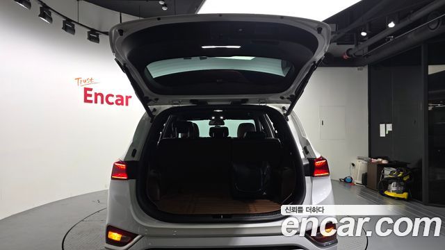 Hyundai Santafe 2019 — photo 36