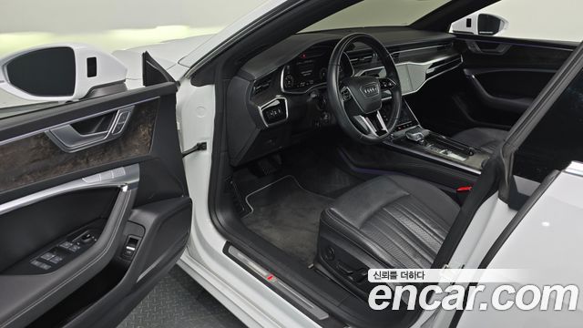 Audi A7 2021 — photo 10