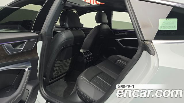 Audi A7 2021 — photo 11