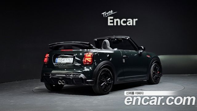 Mini Cooper Convertible 2024 — photo 2