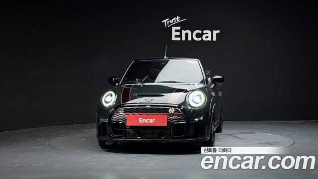 Mini Cooper Convertible 2024 — photo 3