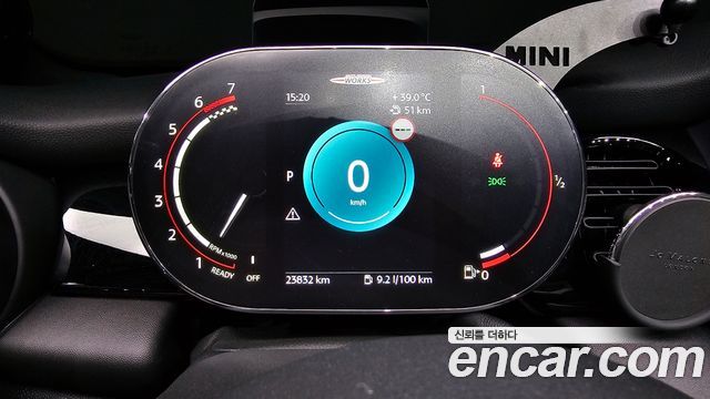 Mini Cooper Convertible 2024 — photo 11