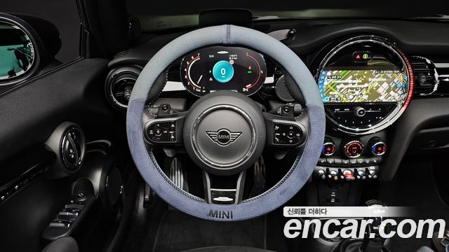 Mini Cooper Convertible 2024 — photo 19