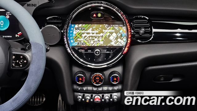 Mini Cooper Convertible 2024 — photo 21