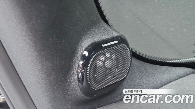 Mini Cooper Convertible 2024 — photo 31