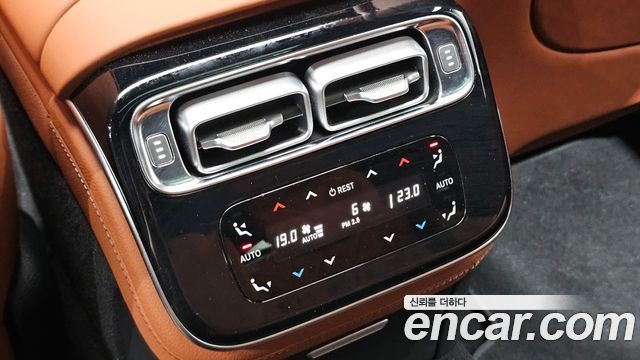 Mercedes-Benz S-Class 2022 — photo 29