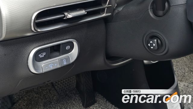Genesis GV60 2022 — photo 16