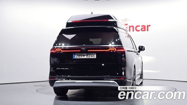 Kia Canival 2021 — photo 4