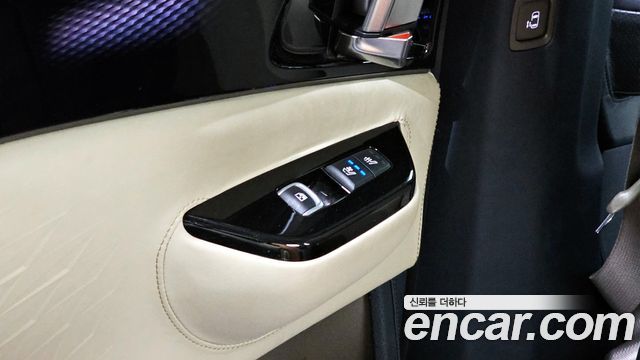 Kia Canival 2021 — photo 17