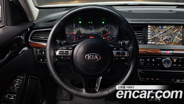 Kia K7 2016 — photo 19