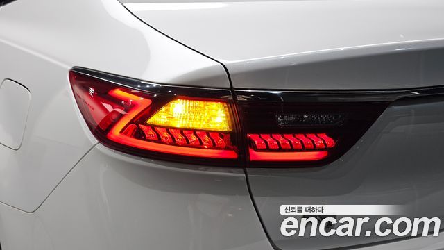Kia K7 2016 — photo 9