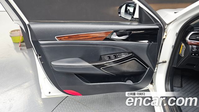 Kia K7 2016 — photo 14