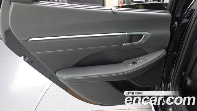Hyundai Sonata 2022 — photo 15