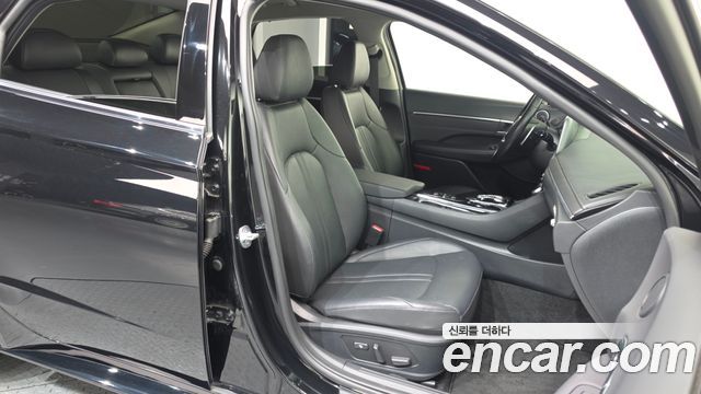 Hyundai Sonata 2022 — photo 16