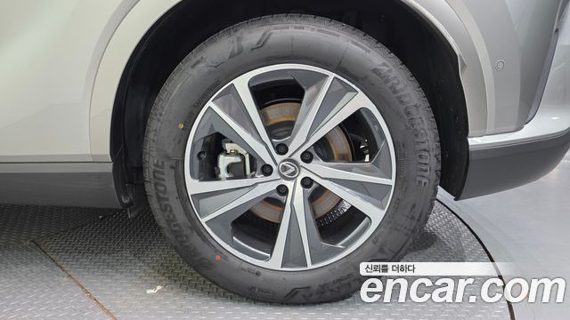 Lexus RX 2025 — photo 7