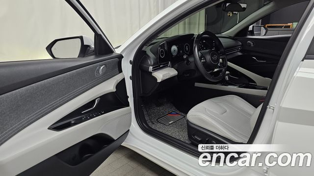 Hyundai AVANTE 2023 — photo 13