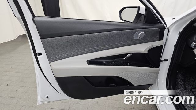 Hyundai AVANTE 2023 — photo 14