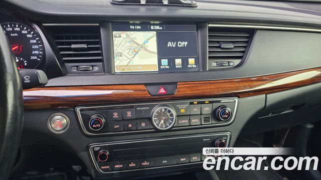 Kia K7 2017 — photo 20