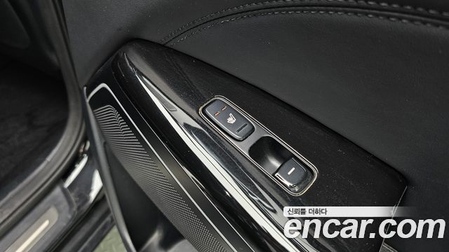 Kia K7 2017 — photo 25