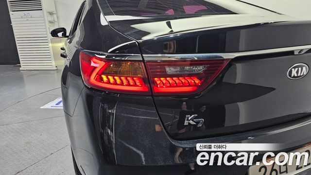 Kia K7 2017 — photo 9