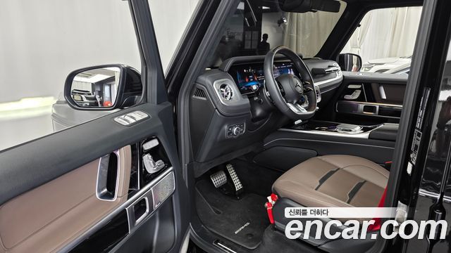 Mercedes-Benz G-Class 2025 — photo 13