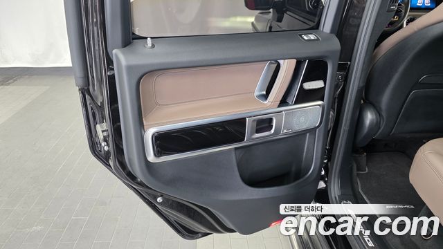Mercedes-Benz G-Class 2025 — photo 15