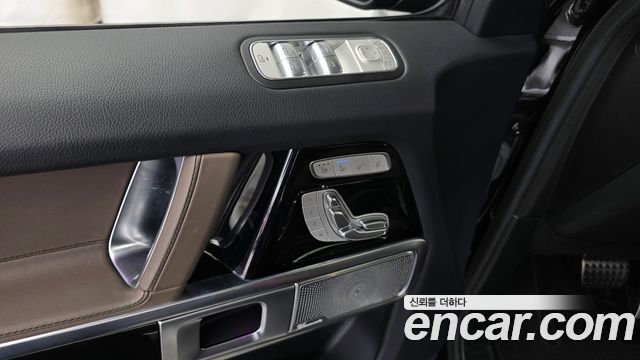 Mercedes-Benz G-Class 2025 — photo 28