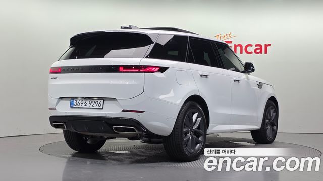 Land Rover Range Rover Sport 2025 — photo 2