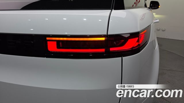 Land Rover Range Rover Sport 2025 — photo 9