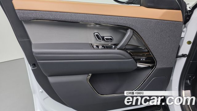 Land Rover Range Rover Sport 2025 — photo 14